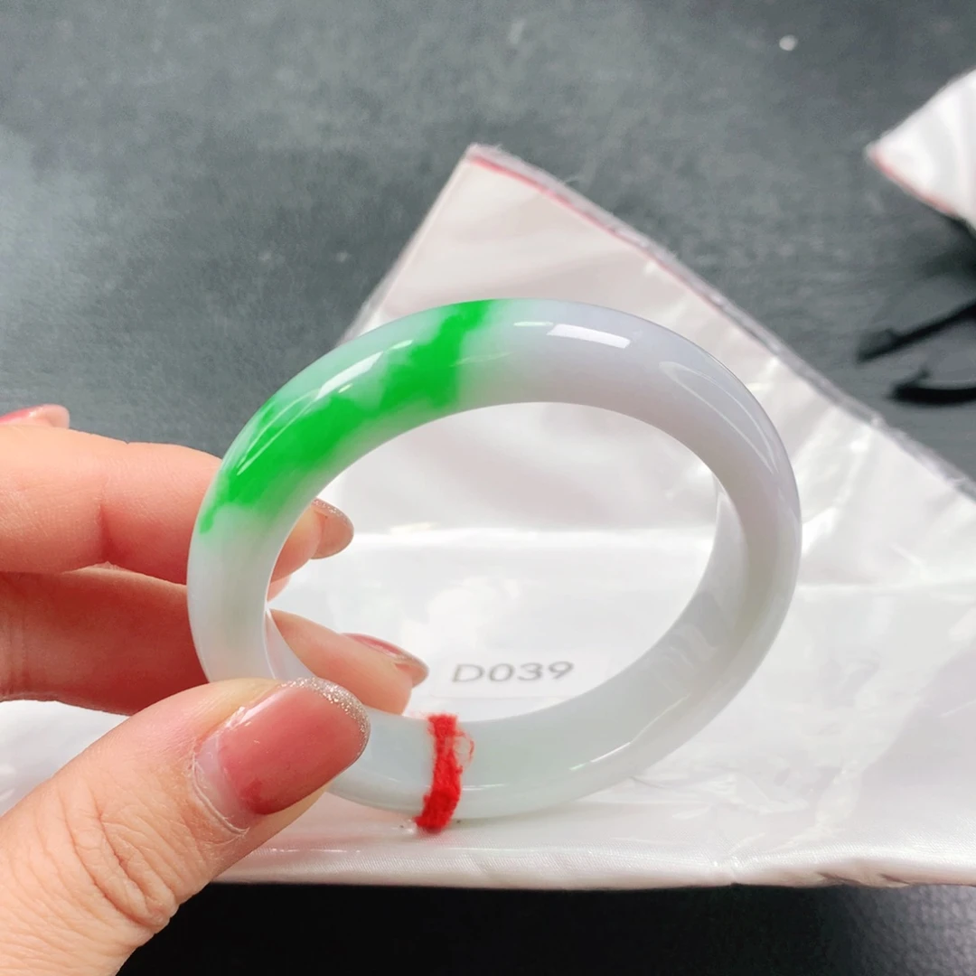 翡翠未镶嵌手镯03