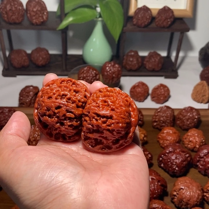 勇***心文玩核桃吊坠南疆