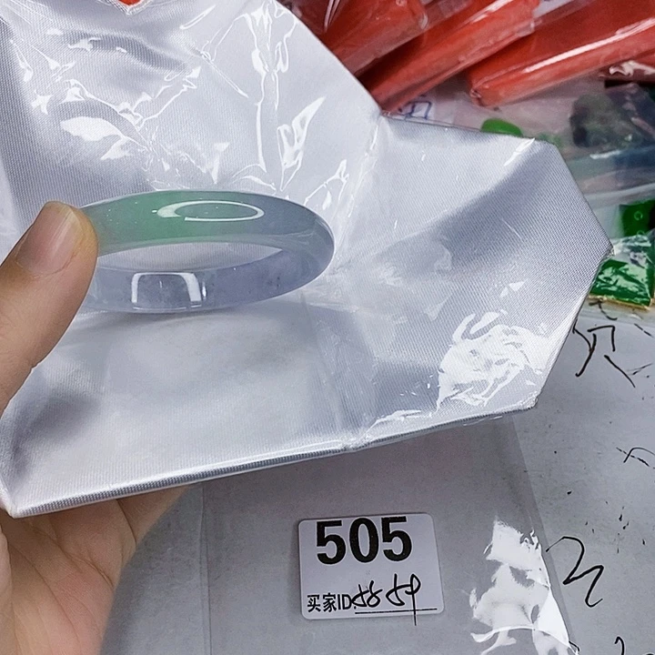 翡翠未镶嵌手镯一图一物实物为准（微瑕处理）