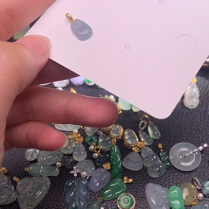 翡翠未镶嵌挂件11