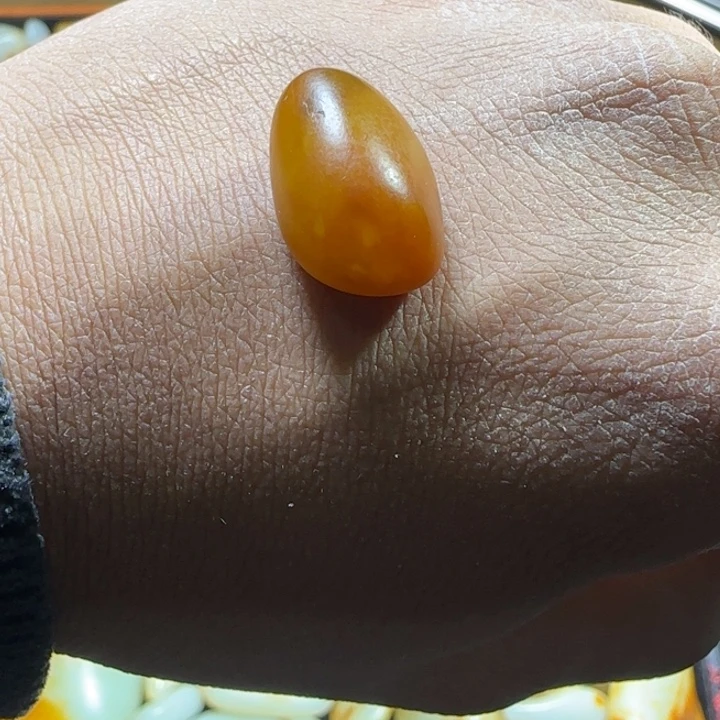 和田玉（糖玉）颈饰未镶嵌4.8克