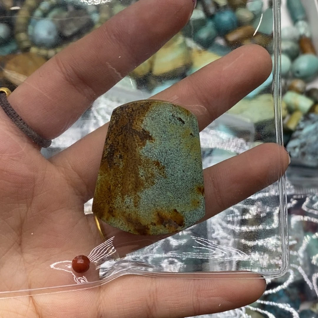 薑***有南红玛瑙未镶嵌珠宝奇石