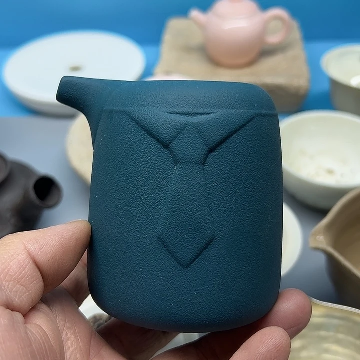 医****虑微瑕………………………….. 公道杯