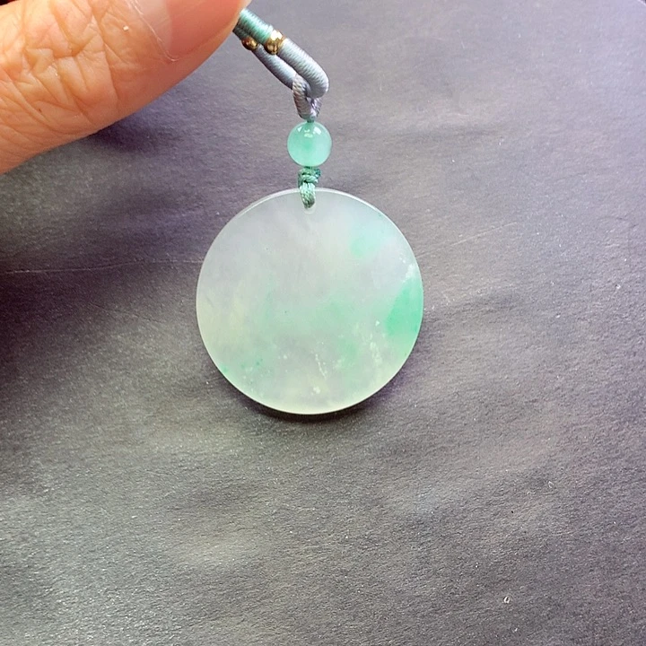 颈饰未镶嵌石英质玉