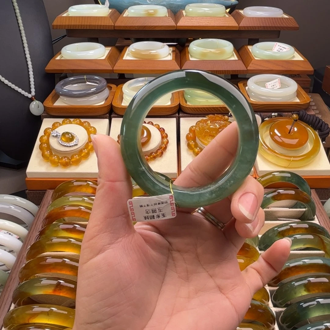 蛇纹石玉未镶嵌手镯54