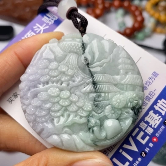 翡翠颈饰未镶嵌翡翠