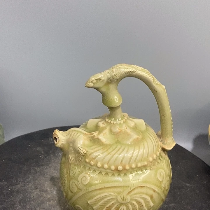 耀州窑倒流壶造型独特