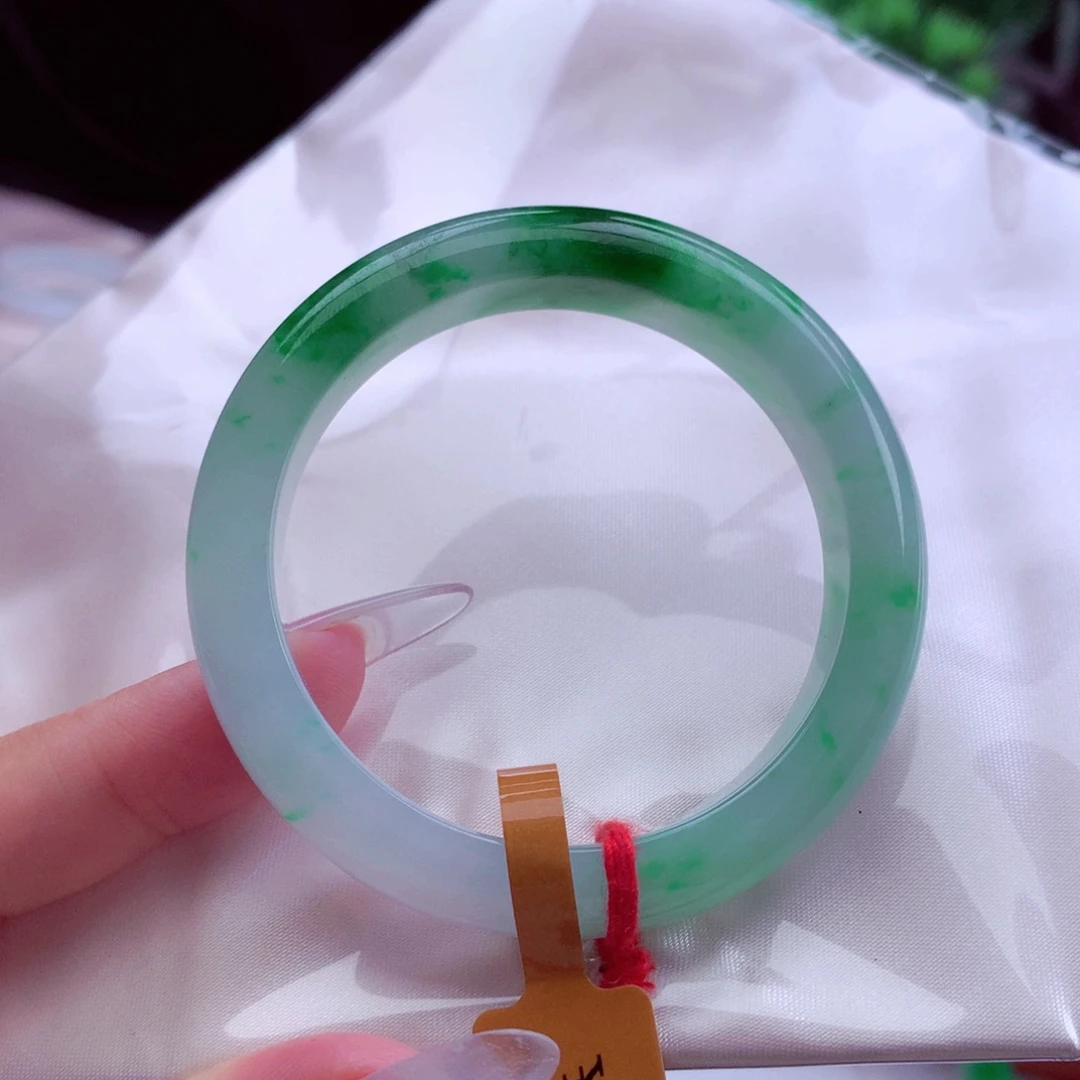 翡翠未镶嵌手镯翡翠