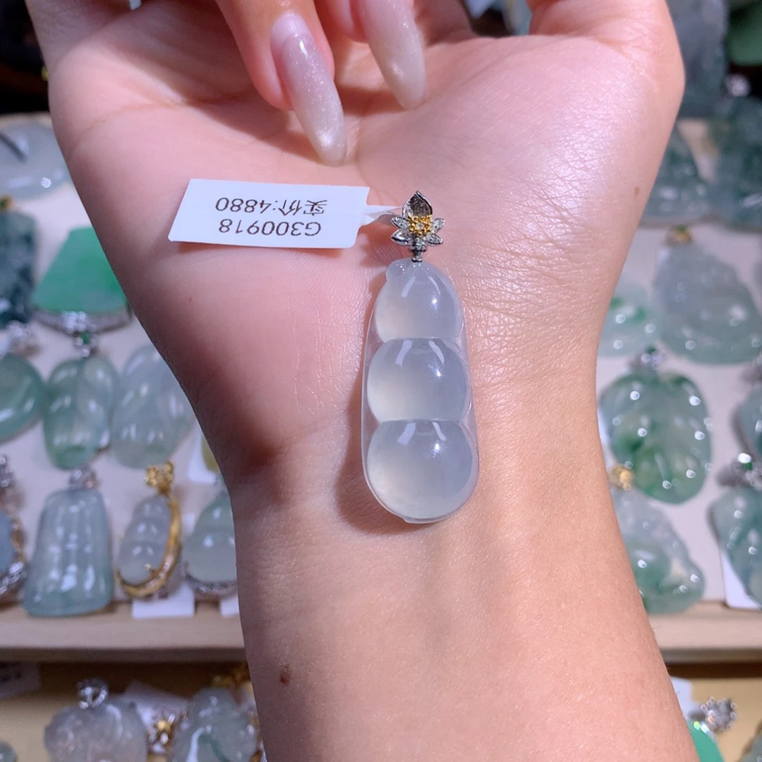 翡翠吊坠(不含链)18K金镶嵌