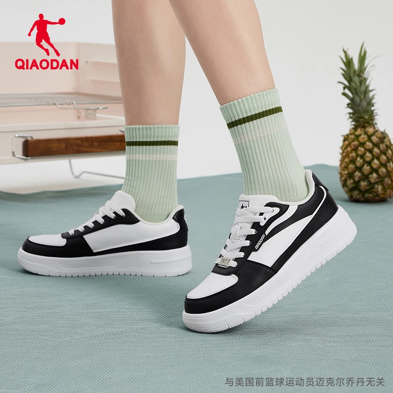 中国2024年商场同款夏季新款男子运动鞋厚底增高板鞋小白鞋子