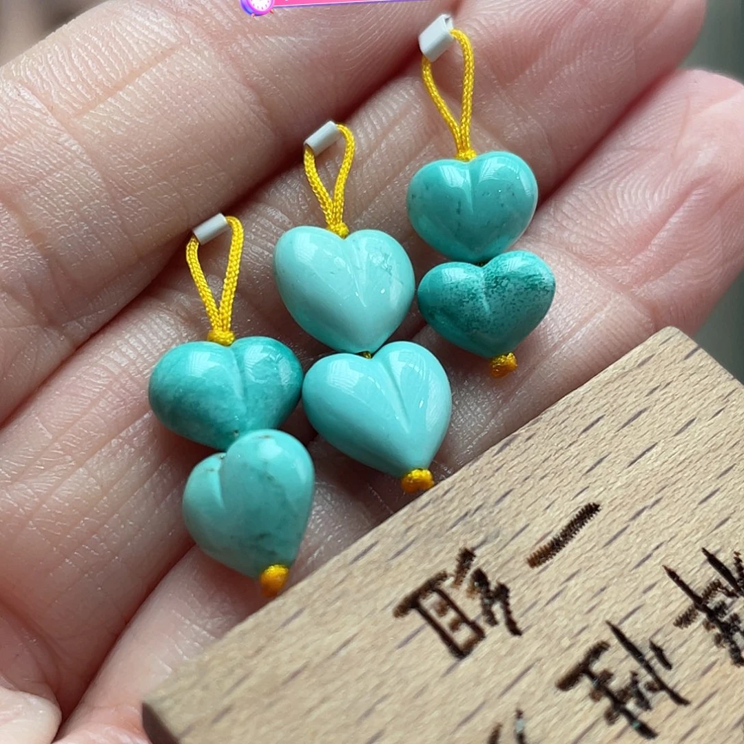 绿松石未镶嵌颈饰