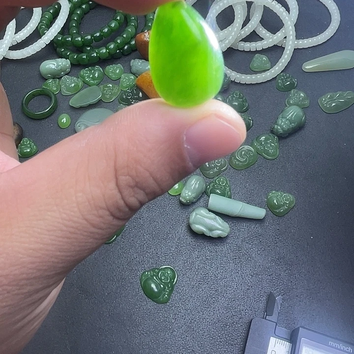 和田玉（碧玉）未镶嵌手链
