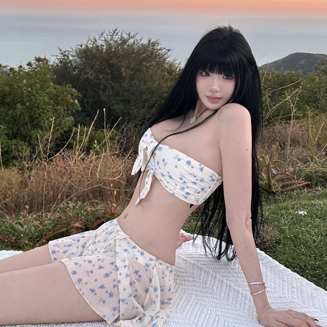 纯欲风碎花甜美分体裙式比基尼游泳衣女抹胸性感小胸聚拢度假新款