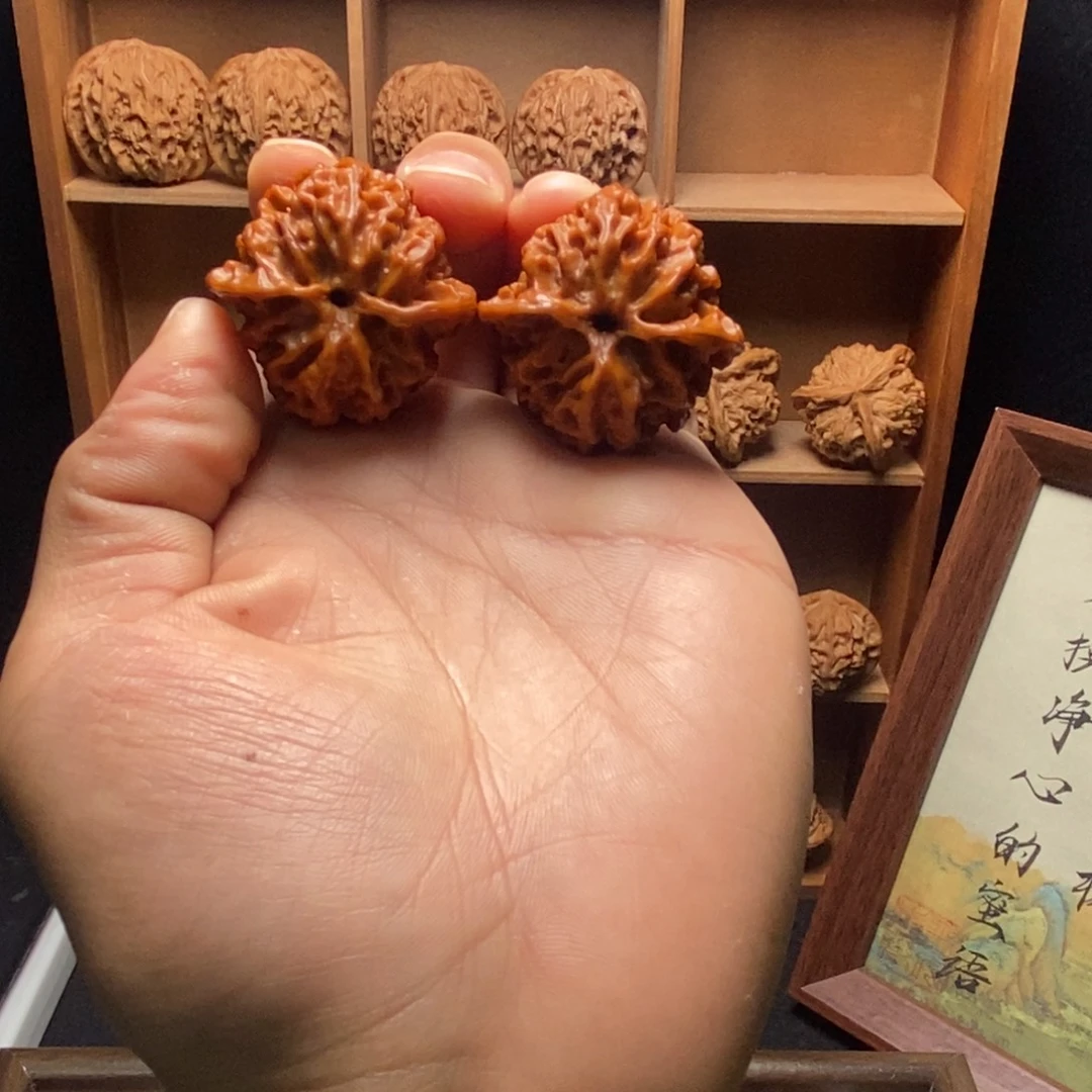 素***文玩核桃吊坠手盘红核桃