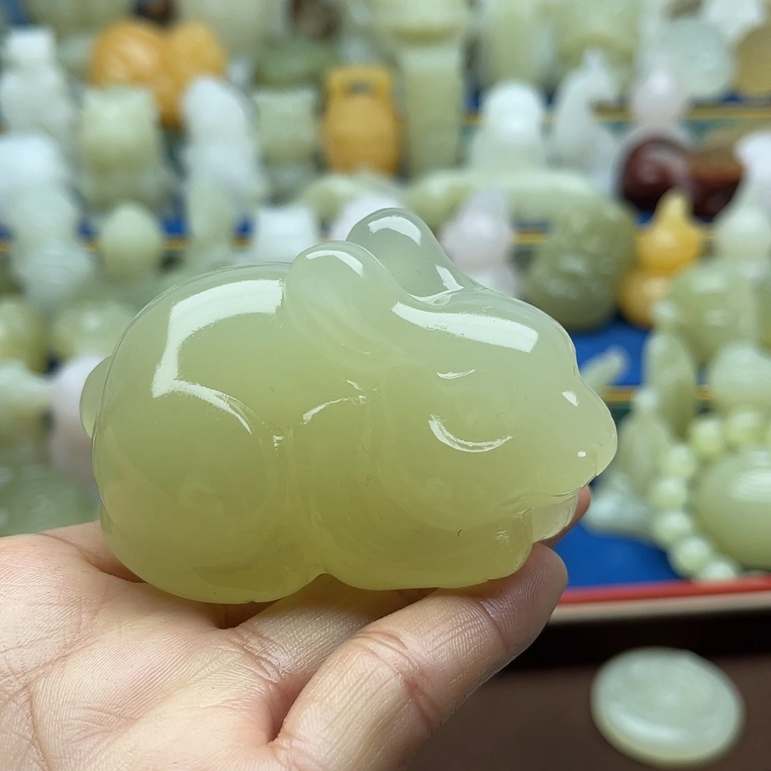 8***6玉天然桌面小摆件