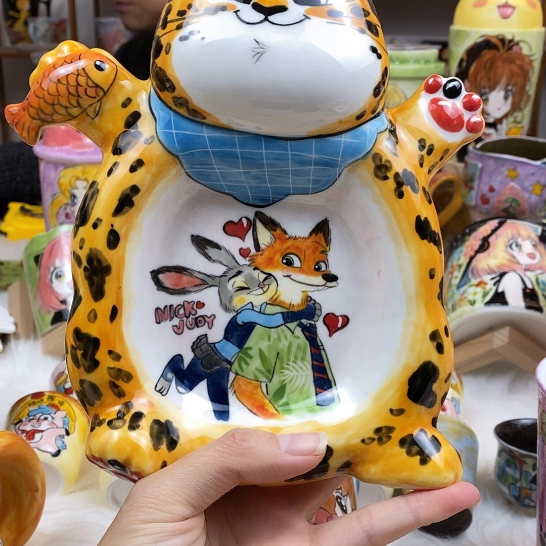 瓷片董董文创手绘陶瓷