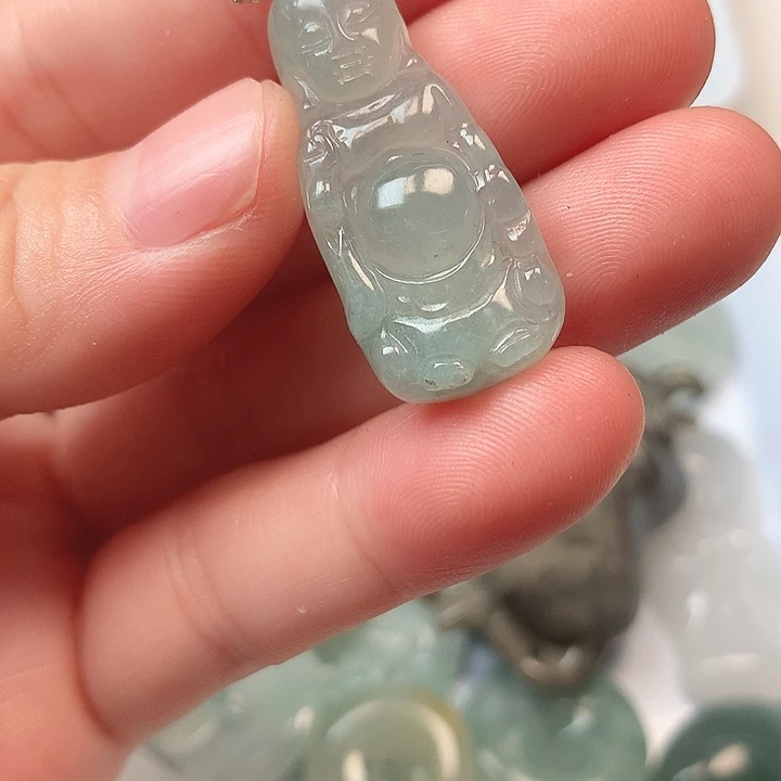 翡翠未镶嵌挂件是
