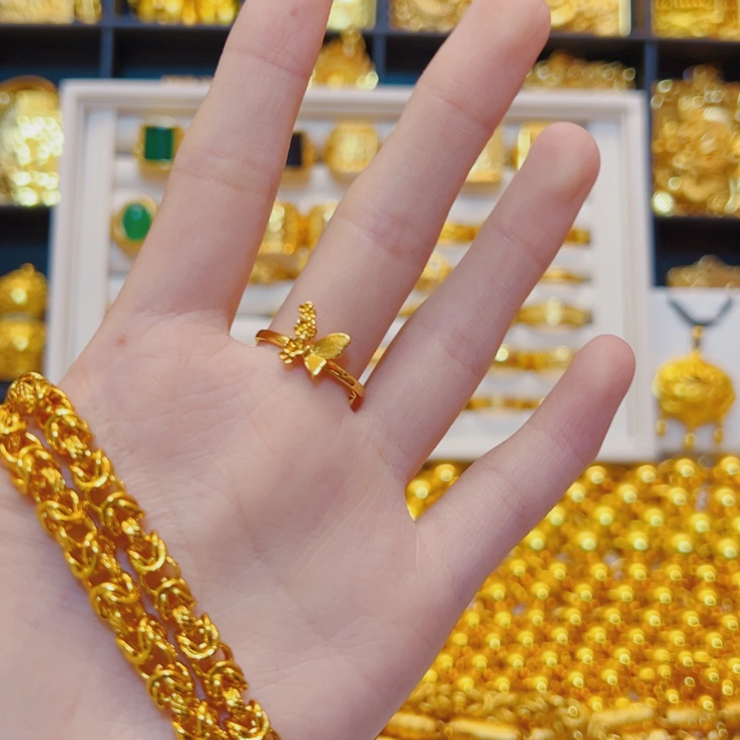 带***聊合金合金黄色蝴蝶戒指女