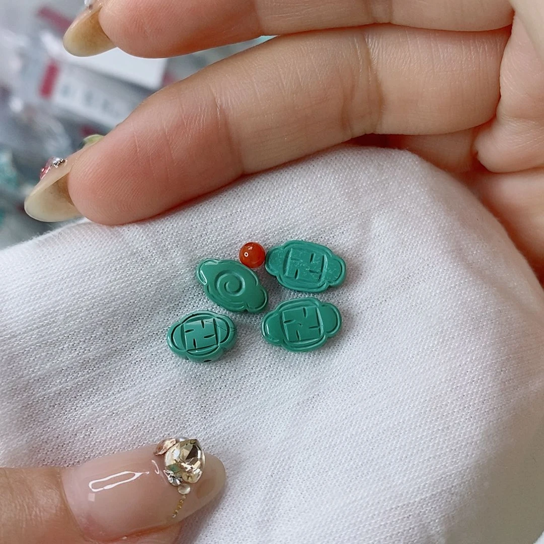 南红玛瑙未镶嵌珠宝奇石