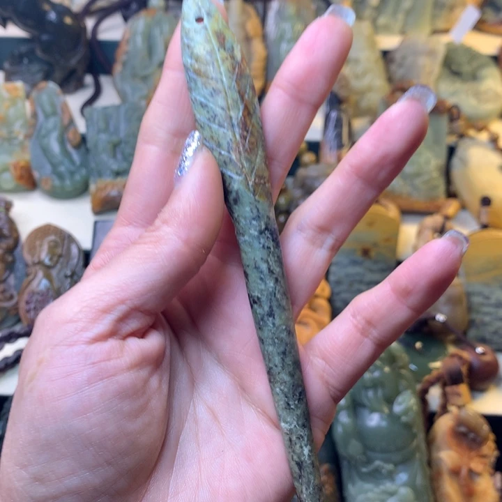岫岩河磨玉（透闪石质玉）未镶嵌把件