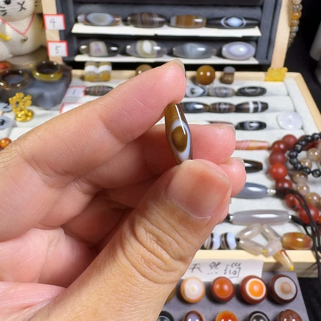 咖色小橄榄直径6mm对孔15mm