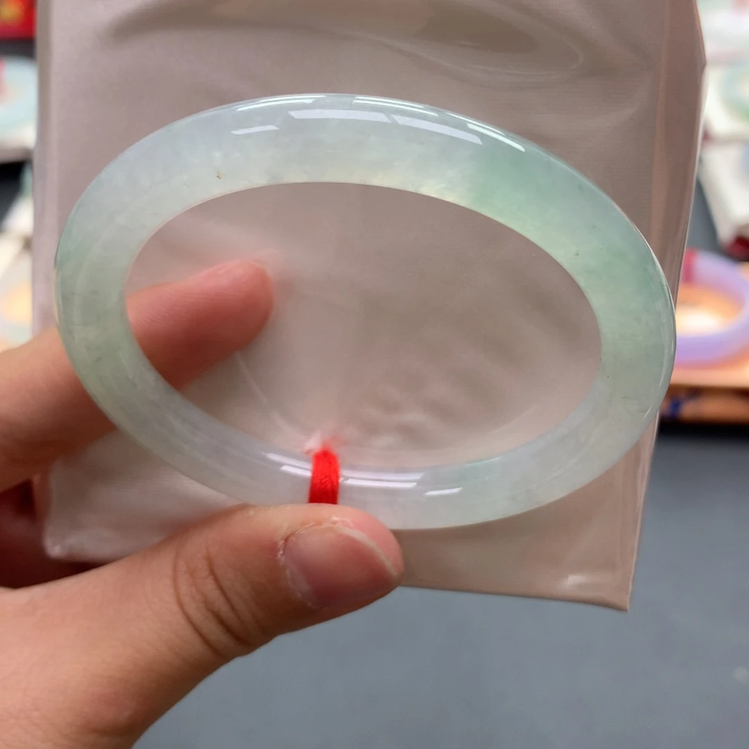 m***n翡翠未镶嵌手镯52.8贵妃西湖龙井强推