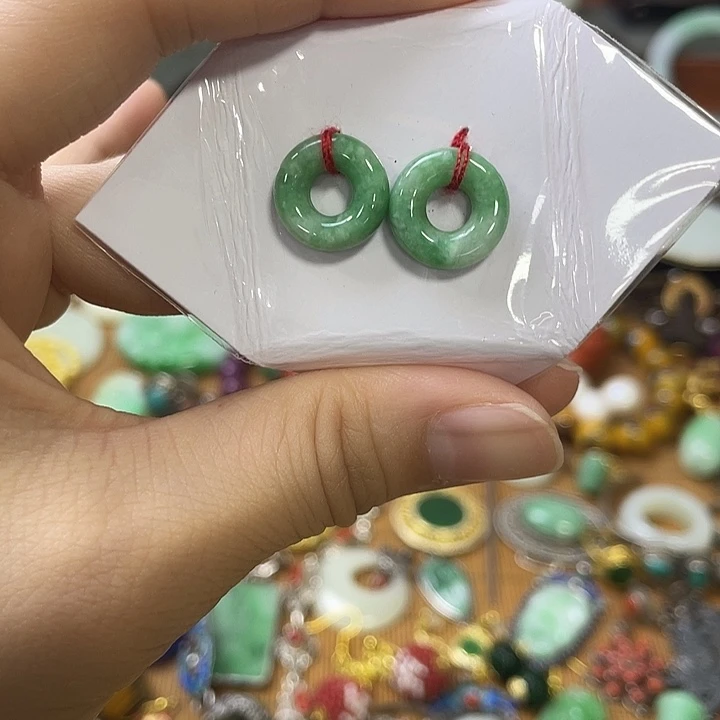 翡翠散珠精美雕刻物件物件