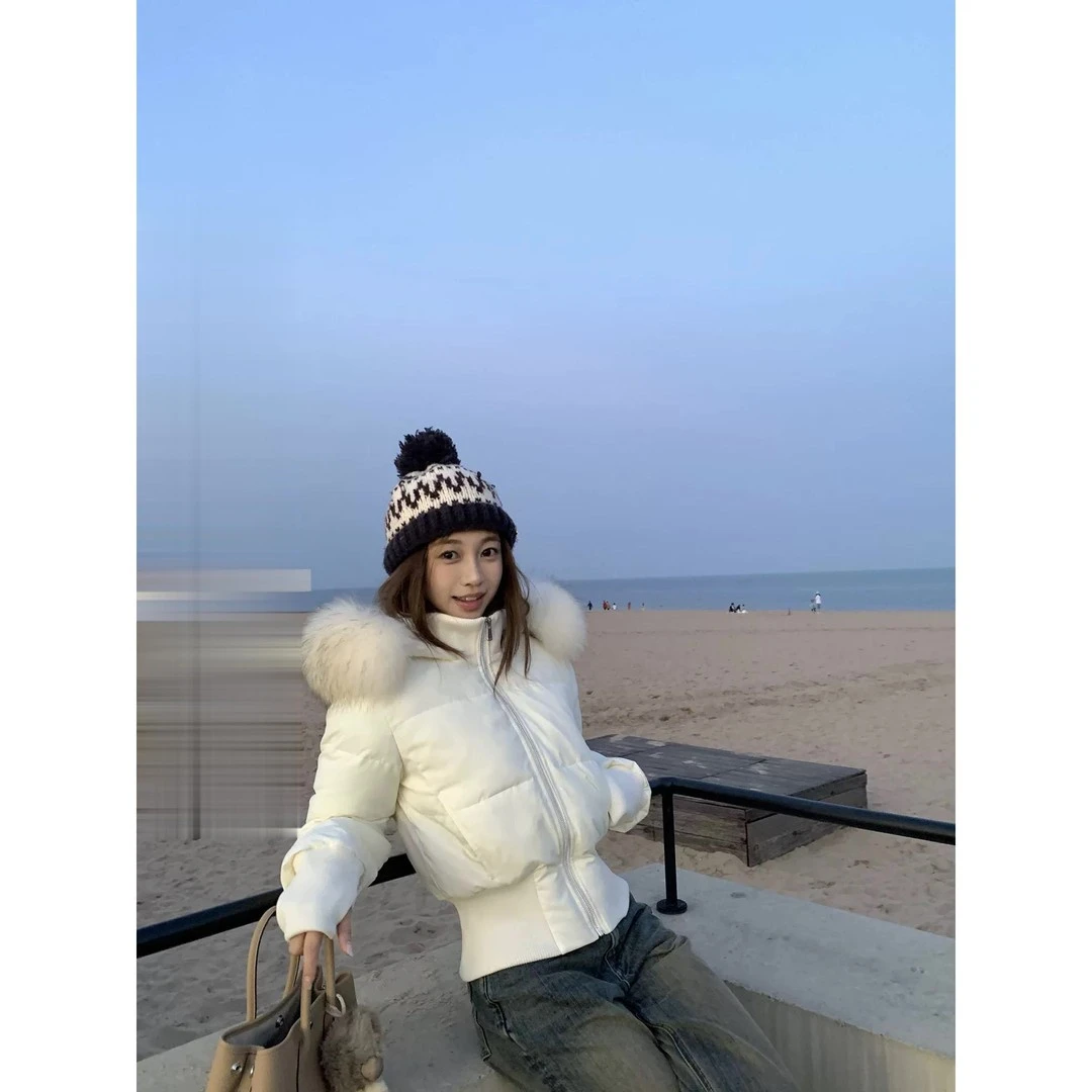 2025年冬季大毛领连帽收腰棉袄女高级感时尚气质加厚保暖外套潮