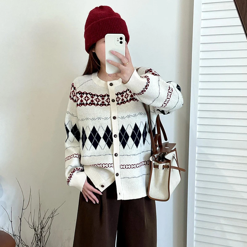 【鱼白】大码女装复古提花毛衣外套2025冬胖mm宽松针织开衫女23385