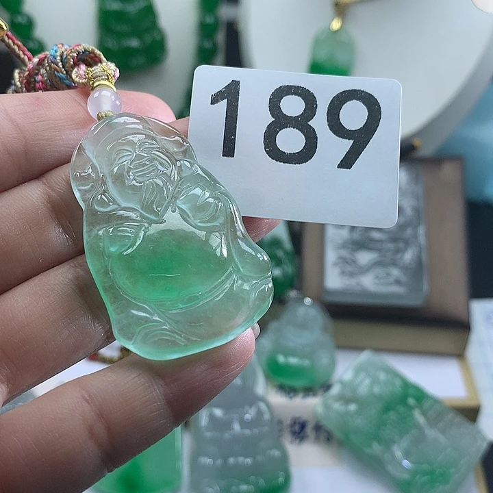 吊坠(赠链)未镶嵌翡翠