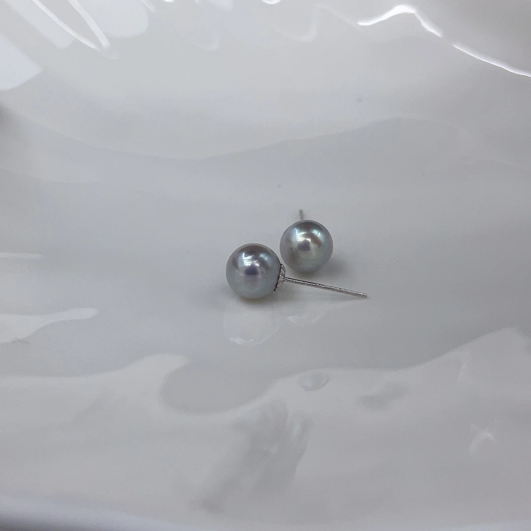 18K金镶嵌海水珍珠耳饰