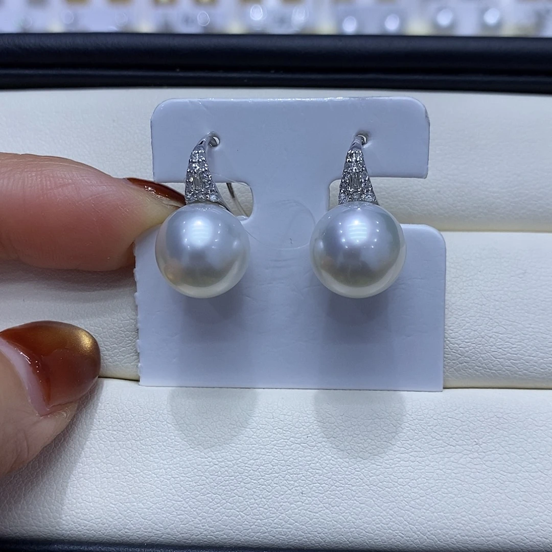 海水珍珠18K金镶嵌耳饰11到12点位澳白