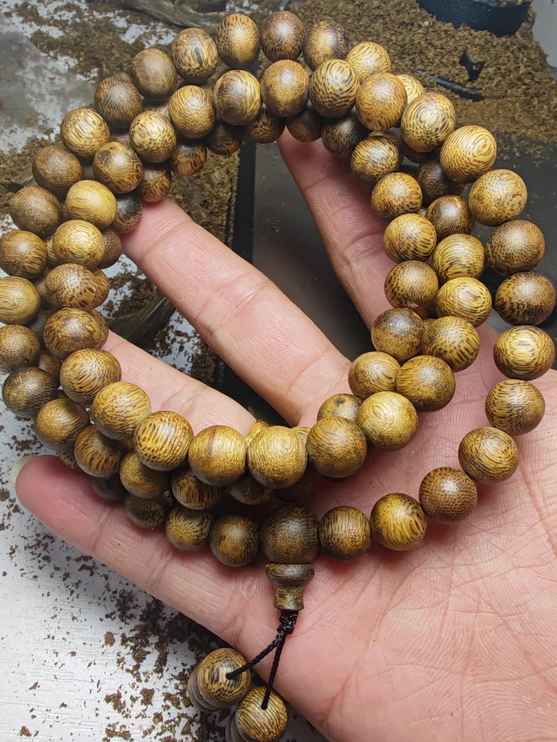 绿奇楠沉香卡1.0规格108颗圆珠38克