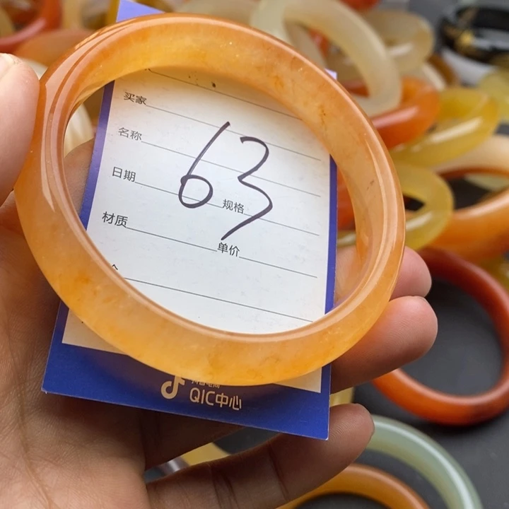 未镶嵌手镯石英质玉