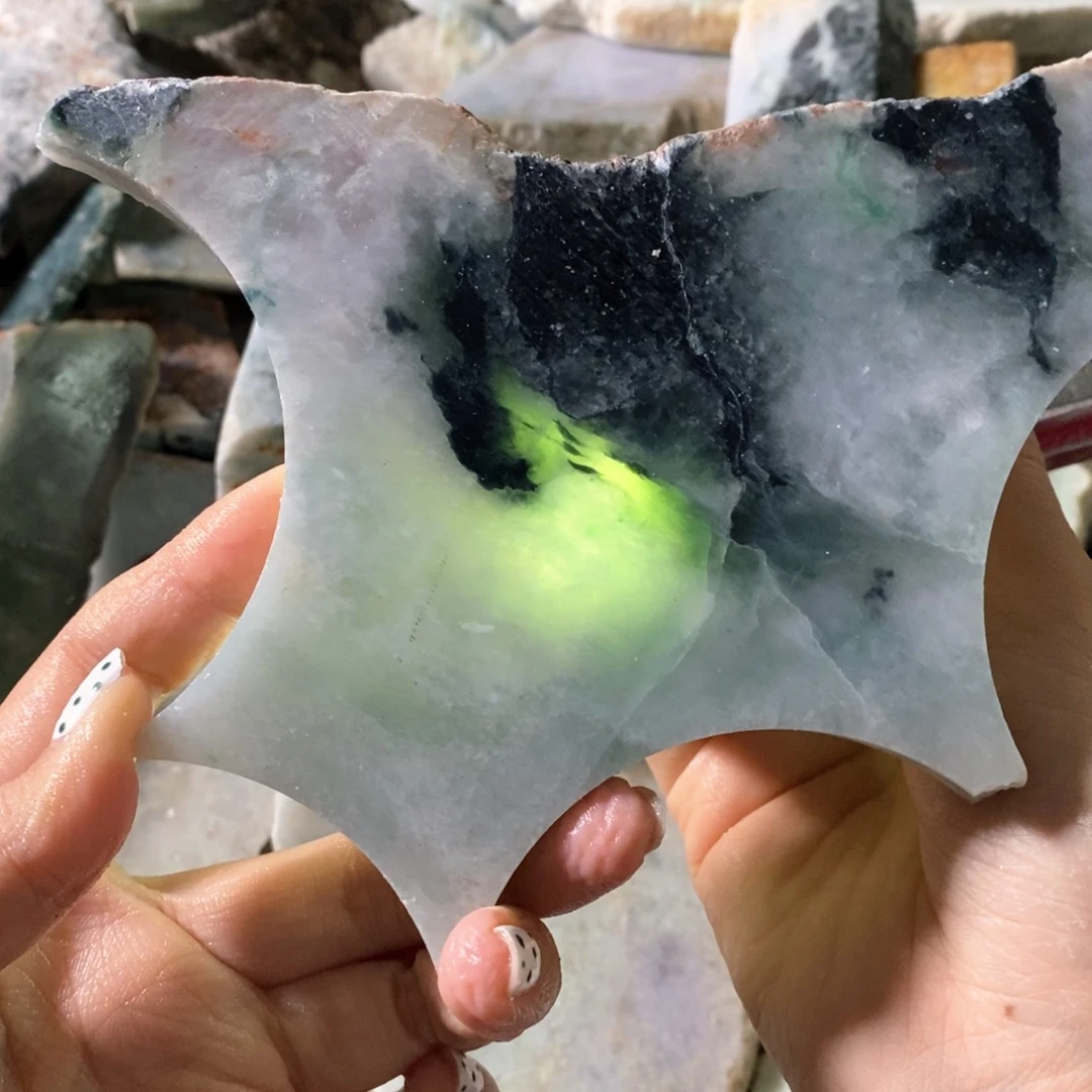 颈饰未镶嵌翡翠天然翡翠