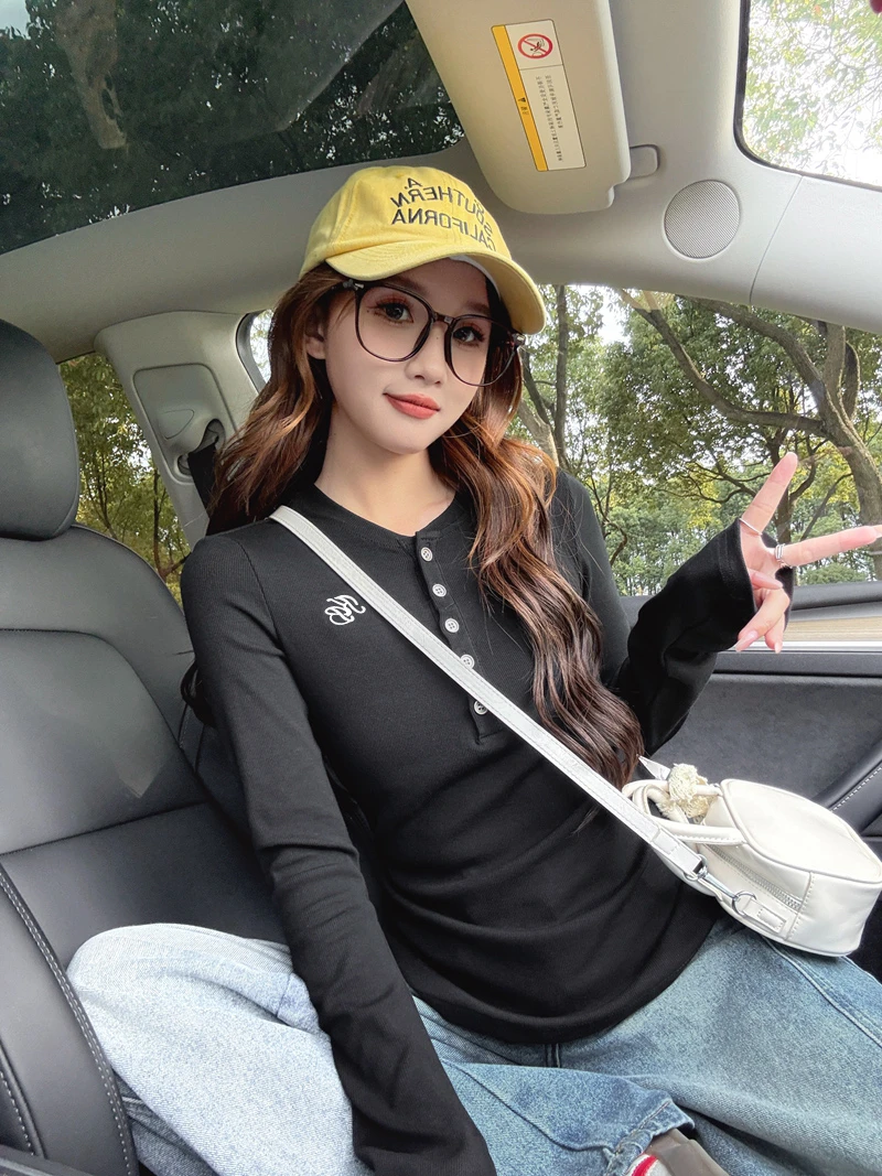 美式黑色遮肉长袖T恤女秋季收腰显瘦内搭打底纽扣半开领辣妹上衣