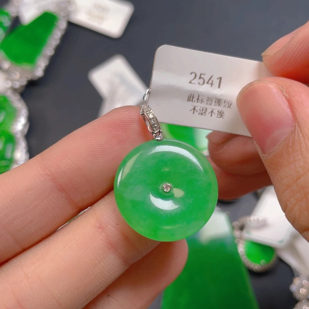 【闪购商品】颈饰银S925镶嵌翡翠翡翠