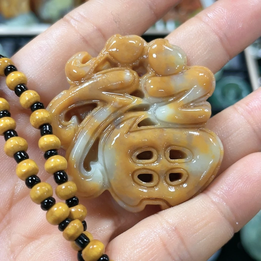 蛇纹石玉颈饰未镶嵌