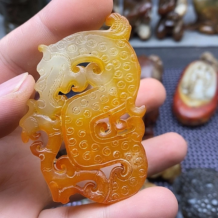 未镶嵌蛇纹石玉颈饰