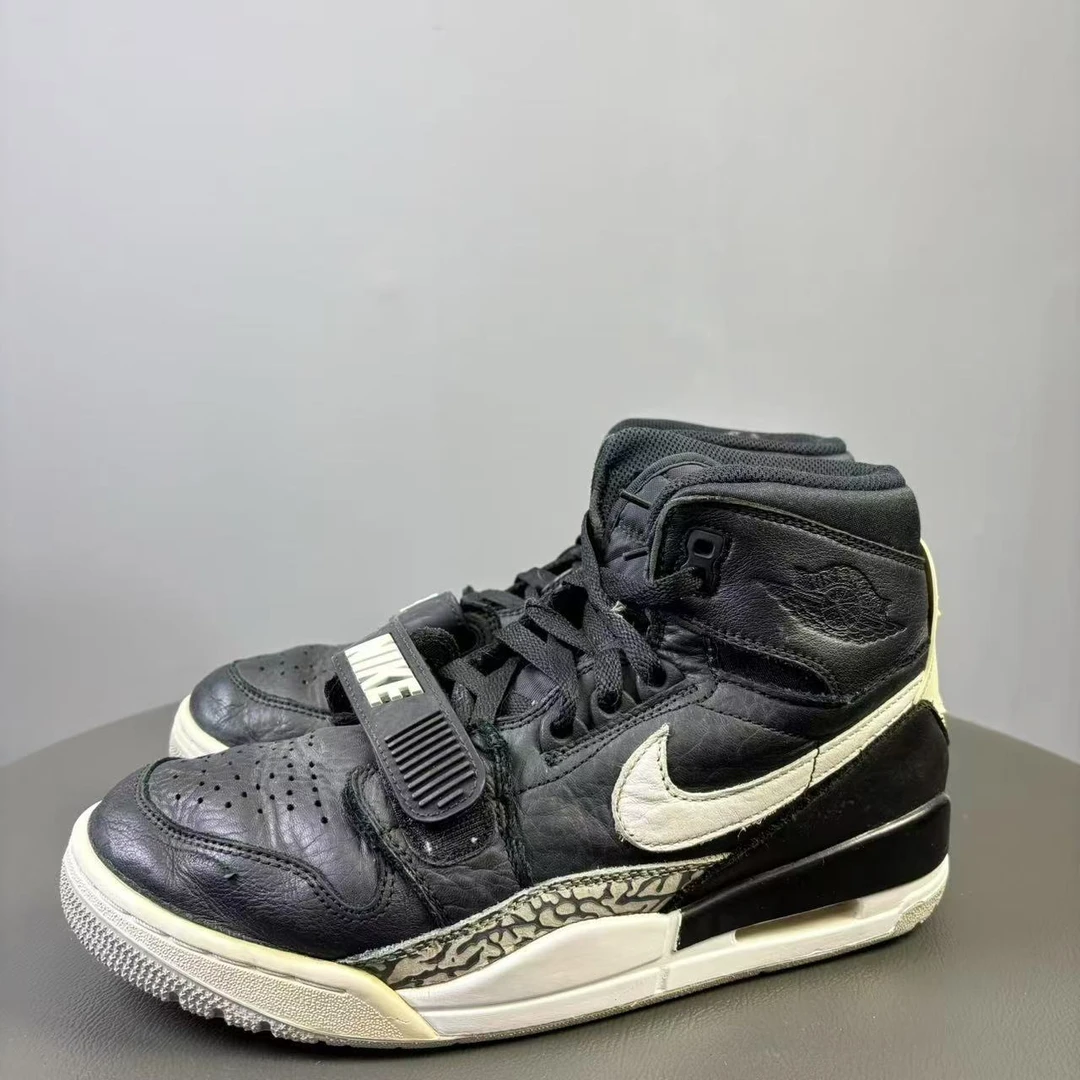 90新 maje 42码 AJ312炭黑球鞋 非原盒