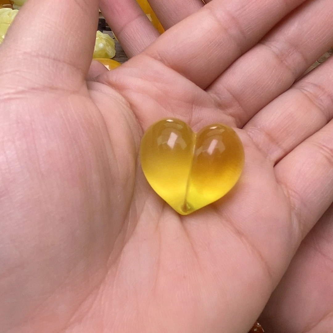 蜜蜡未镶嵌珠宝奇石