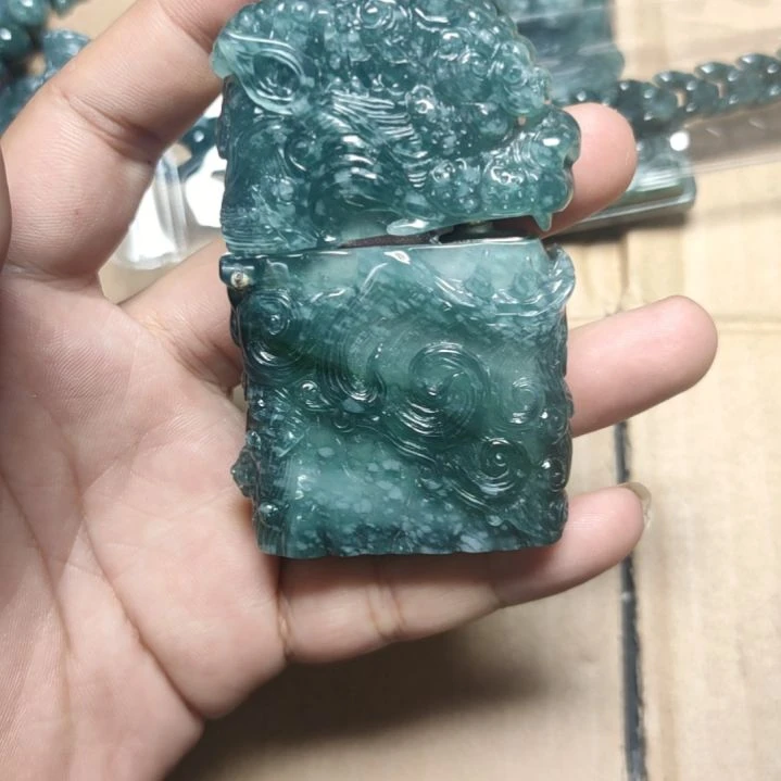 未镶嵌龙头火机定制翡翠
