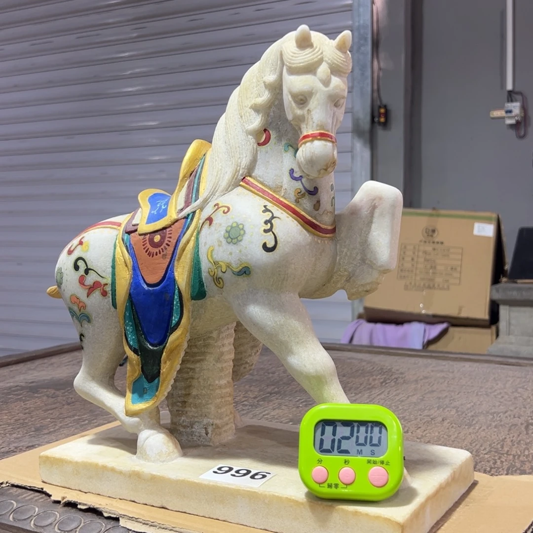 汉白玉材质彩绘马