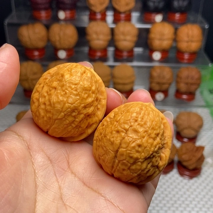 文玩核桃把件太阳穴元宝27