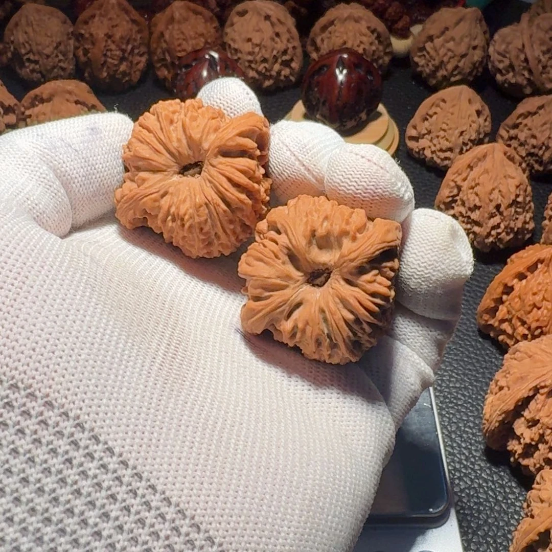 屋***啤文玩核桃吊坠有修有黄有色差