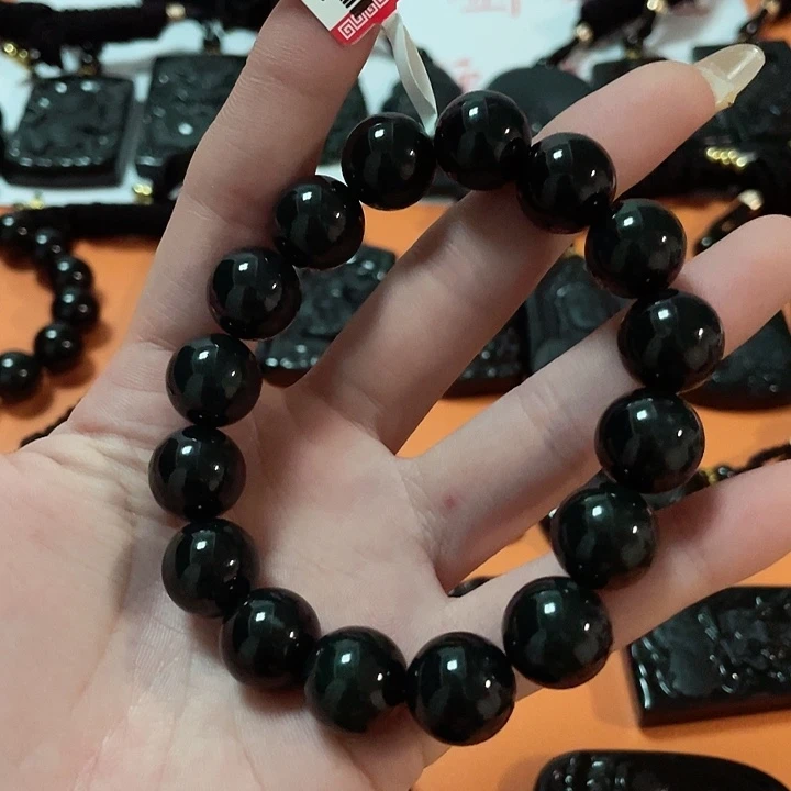 翡翠颈饰未镶嵌唯*丽