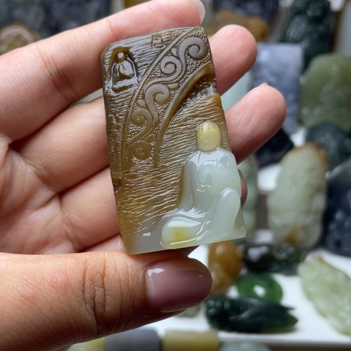 微****和田玉未镶嵌颈饰