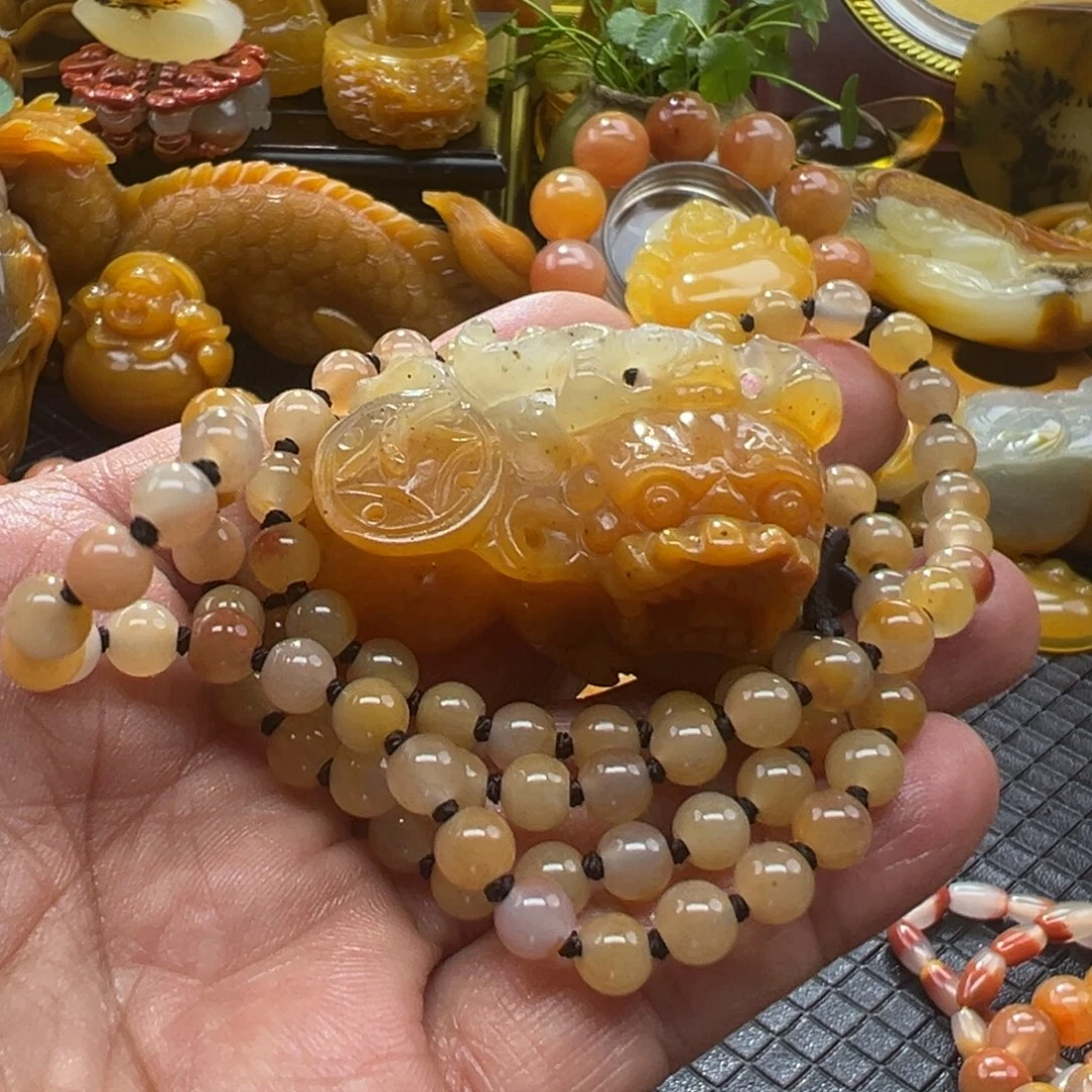 石英质玉未镶嵌颈饰