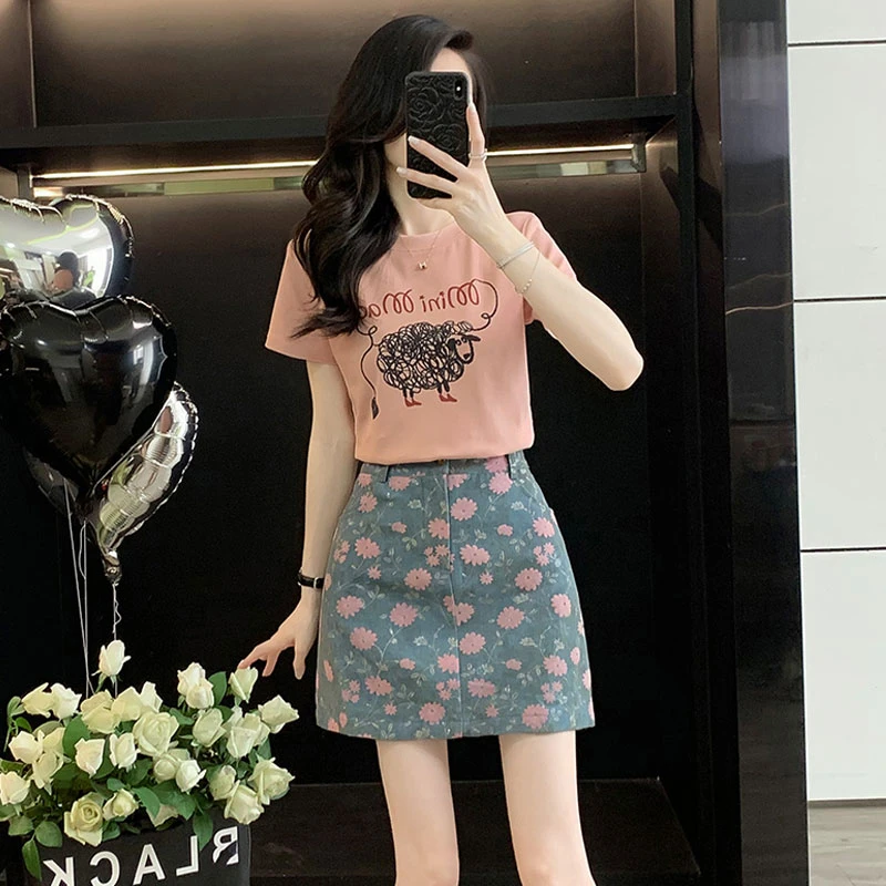 网红小个子精致时尚休闲套装女夏2025新款洋气短袖碎花短裙两件套