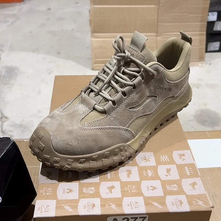 编码277号。42码防砸防刺劳保鞋。